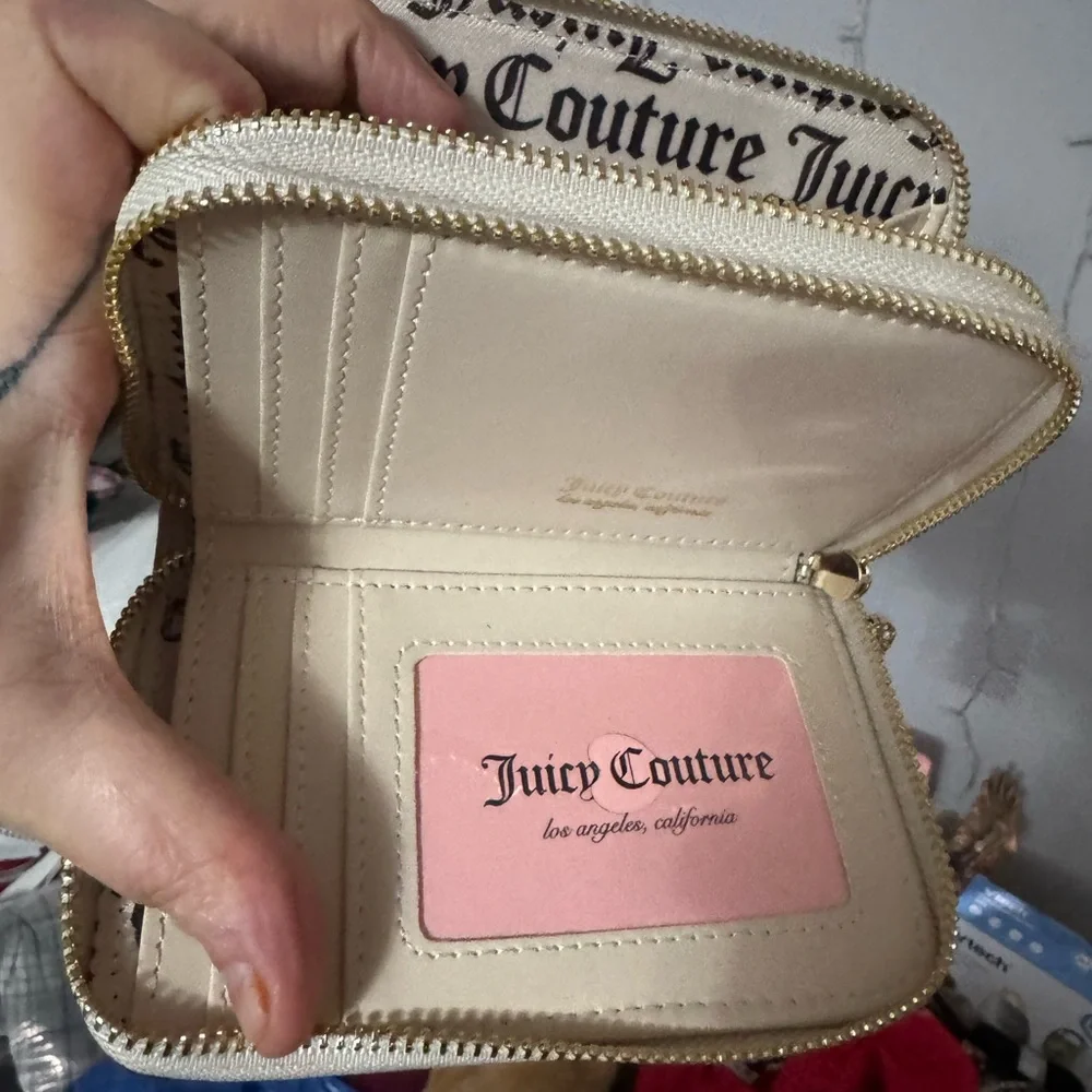 Juicy Couture Royal Embellished Black & Cream Wallet NWT - Picture 7 of 7